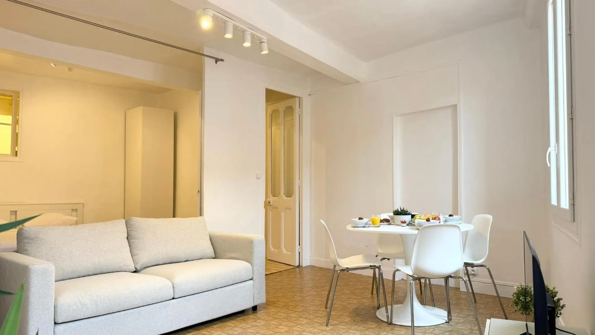 Charmant 2 Pieces Proche Mer Nizza Appartamento